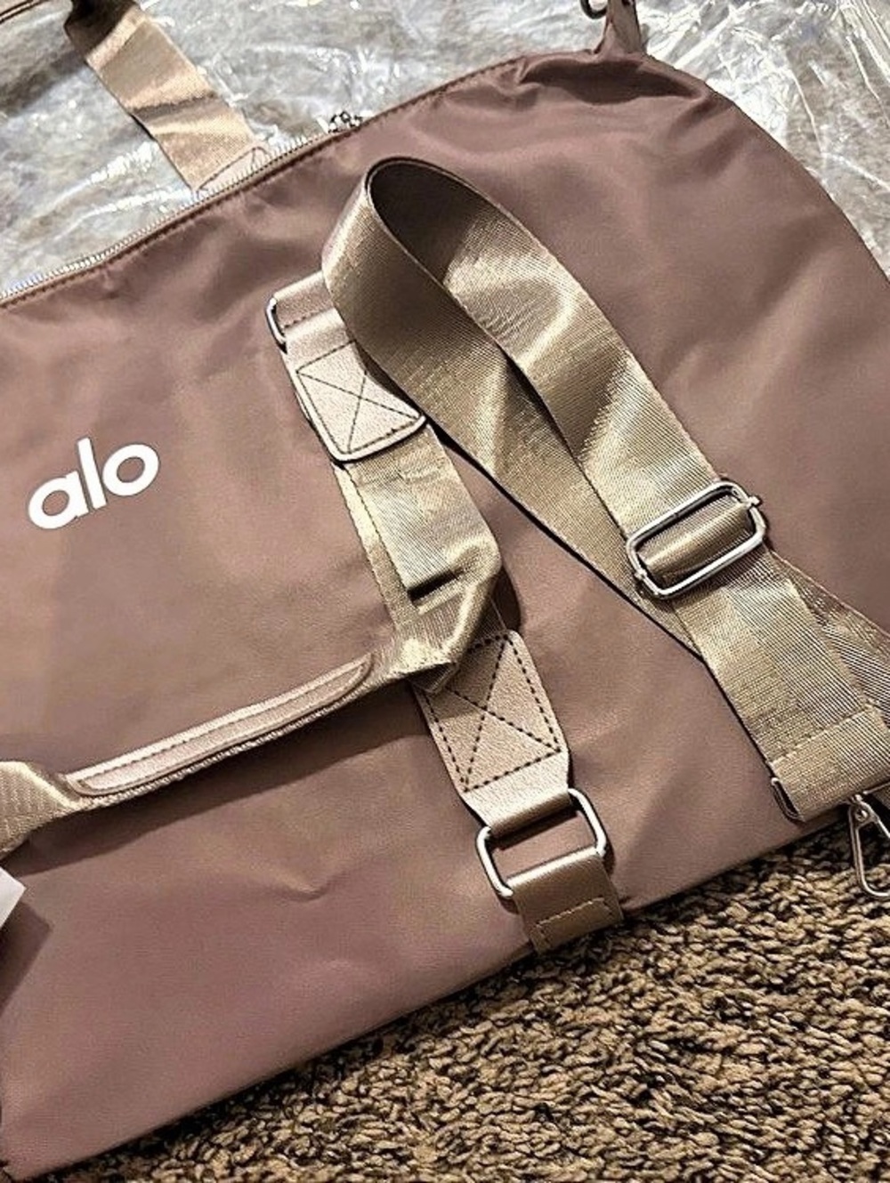 alo Travel Bag in Brown NWT - Picture 3 of 3